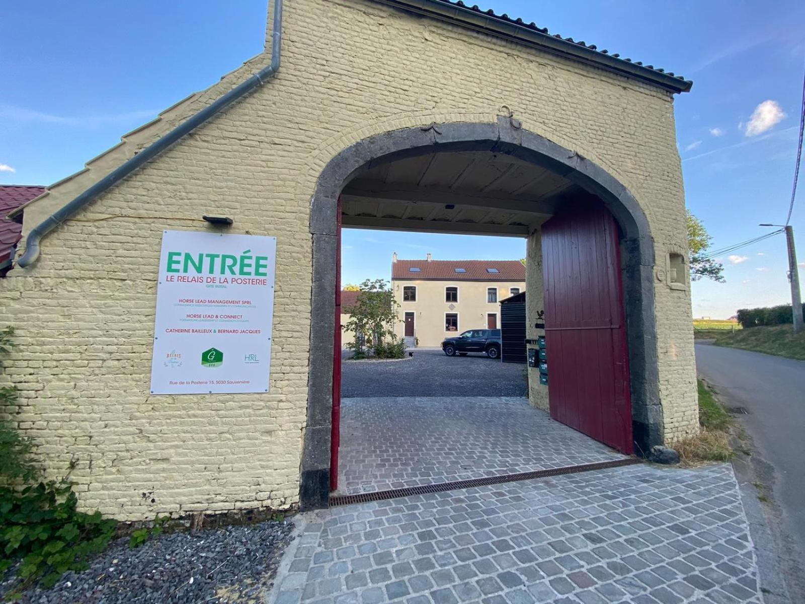Le Relais De La Posterie Pension Gembloers Buitenkant foto